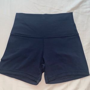 Lululemon shorts size 4